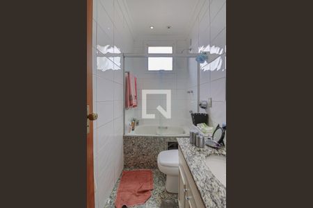 Apartamento à venda com 295m², 4 quartos e 3 vagasBanheiro do Quarto 4 Suíte