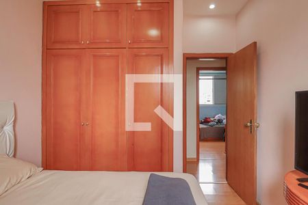 Apartamento à venda com 295m², 4 quartos e 3 vagasQuarto 2