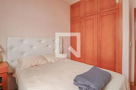 Apartamento à venda com 295m², 4 quartos e 3 vagasQuarto 2