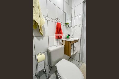 Casa à venda com 100m², 2 quartos e 2 vagas Casa à venda com 100m², 2 quartos e 2 vagasBanheiro 2