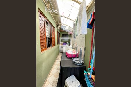 Casa à venda com 100m², 2 quartos e 2 vagas Casa à venda com 100m², 2 quartos e 2 vagasÁrea de Serviço