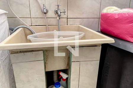 Casa à venda com 100m², 2 quartos e 2 vagas Casa à venda com 100m², 2 quartos e 2 vagasÁrea de Serviço