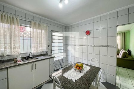 Casa à venda com 100m², 2 quartos e 2 vagas Casa à venda com 100m², 2 quartos e 2 vagasCozinha
