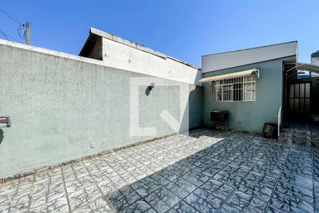 Casa à venda com 100m², 2 quartos e 2 vagas Casa à venda com 100m², 2 quartos e 2 vagasGaragem