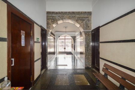 Apartamento à venda com 100m², 2 quartos e sem vagaHall social