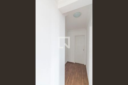 Corredor de apartamento para alugar com 3 quartos, 64m² em Vila Homero Thon, Santo André