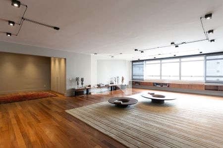 Apartamento para alugar com 250m², 3 quartos e 2 vagas Apartamento para alugar com 250m², 3 quartos e 2 vagasSala