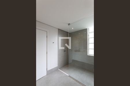 Apartamento para alugar com 250m², 3 quartos e 2 vagas Apartamento para alugar com 250m², 3 quartos e 2 vagasBanheiro da Suíte 1