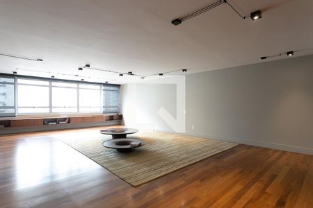 Apartamento para alugar com 250m², 3 quartos e 2 vagas Apartamento para alugar com 250m², 3 quartos e 2 vagasSala