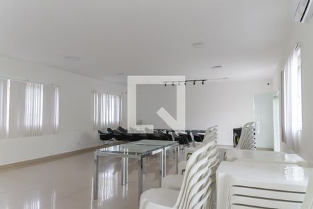 Apartamento para alugar com 42m², 2 quartos e 1 vaga Apartamento para alugar com 42m², 2 quartos e 1 vagaÁrea comum - Salão de festas