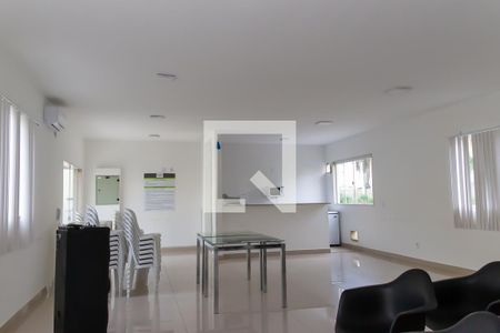 Apartamento para alugar com 42m², 2 quartos e 1 vaga Apartamento para alugar com 42m², 2 quartos e 1 vagaÁrea comum - Salão de festas