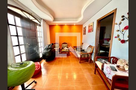 Casa à venda com 145m², 3 quartos e 1 vaga Casa à venda com 145m², 3 quartos e 1 vagaSala