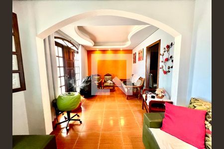 Casa à venda com 145m², 3 quartos e 1 vaga Casa à venda com 145m², 3 quartos e 1 vagaSala