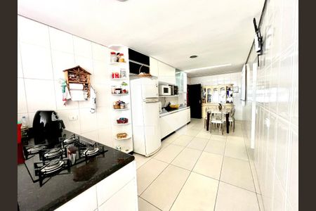 Casa à venda com 145m², 3 quartos e 1 vaga Casa à venda com 145m², 3 quartos e 1 vagaCozinha