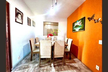 Casa à venda com 145m², 3 quartos e 1 vaga Casa à venda com 145m², 3 quartos e 1 vagaSala