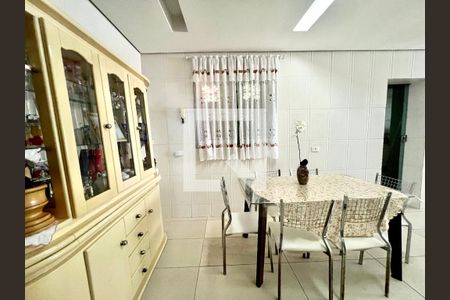 Casa à venda com 145m², 3 quartos e 1 vaga Casa à venda com 145m², 3 quartos e 1 vagaCozinha