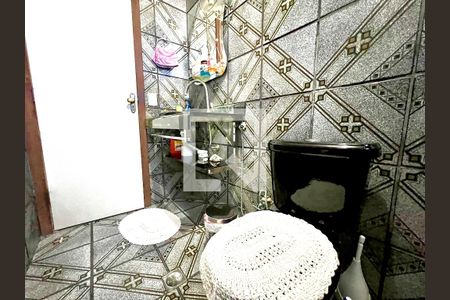 Casa à venda com 145m², 3 quartos e 1 vaga Casa à venda com 145m², 3 quartos e 1 vagaBanheiro