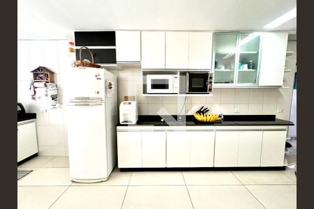 Casa à venda com 145m², 3 quartos e 1 vaga Casa à venda com 145m², 3 quartos e 1 vagaCozinha