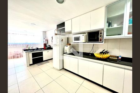 Casa à venda com 145m², 3 quartos e 1 vaga Casa à venda com 145m², 3 quartos e 1 vagaCozinha