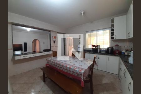Casa à venda com 340m², 4 quartos e 4 vagas