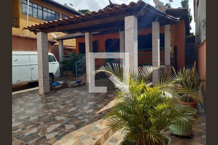 Casa à venda com 4 quartos, 340m² em Céu Azul, Belo Horizonte