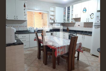 Casa à venda com 340m², 4 quartos e 4 vagas