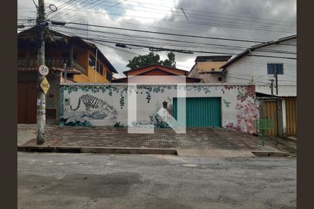 Casa à venda com 340m², 4 quartos e 4 vagas