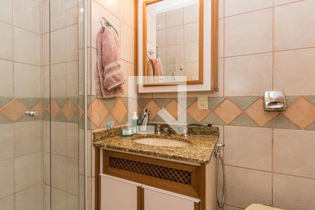 Apartamento à venda com 126m², 4 quartos e 1 vagaBanheiro Social