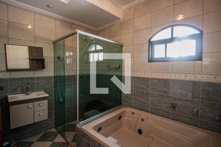 Casa à venda com 280m², 4 quartos e 6 vagasBanheiro da Suíte