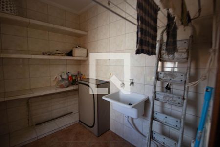 Casa à venda com 280m², 4 quartos e 6 vagasLavanderia