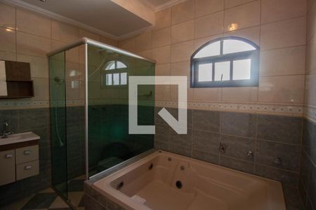 Casa à venda com 280m², 4 quartos e 6 vagasBanheiro da Suíte