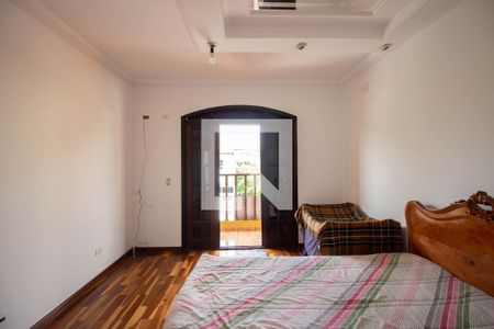 Casa à venda com 280m², 4 quartos e 6 vagasSuite
