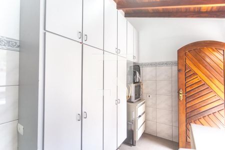 Casa à venda com 350m², 4 quartos e 6 vagas Casa à venda com 350m², 4 quartos e 6 vagasÁrea de Serviço