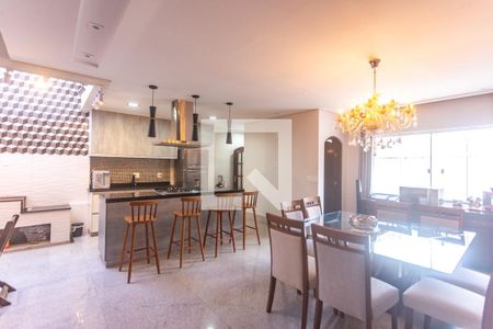 Casa à venda com 350m², 4 quartos e 6 vagas Casa à venda com 350m², 4 quartos e 6 vagasCozinha