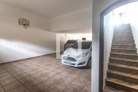 Casa à venda com 350m², 4 quartos e 6 vagas Casa à venda com 350m², 4 quartos e 6 vagasGaragem