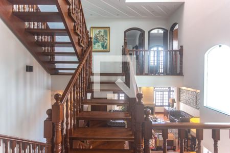 Casa à venda com 350m², 4 quartos e 6 vagas Casa à venda com 350m², 4 quartos e 6 vagasHall