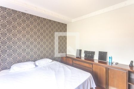 Casa à venda com 350m², 4 quartos e 6 vagas Casa à venda com 350m², 4 quartos e 6 vagasQuarto 4