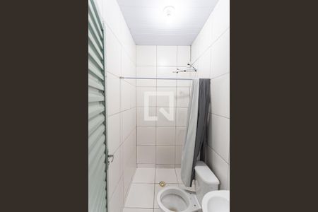 Banheiro Social de kitnet/studio para alugar com 1 quarto, 16m² em Ipiranga, Belo Horizonte