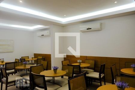 Apartamento à venda com 160m², 3 quartos e 2 vagas Apartamento à venda com 160m², 3 quartos e 2 vagasÁrea comum - Salão de festas