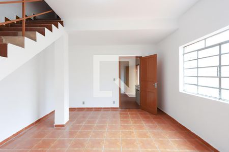 Sala de casa de condomínio para alugar com 2 quartos, 100m² em Chora Menino, São Paulo