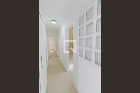 Corredor de apartamento à venda com 3 quartos, 72m² em Vila Ipojuca, São Paulo