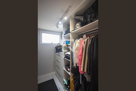 Apartamento à venda com 120m², 2 quartos e 2 vagasArmário do corredor