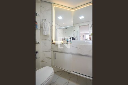 Apartamento à venda com 120m², 2 quartos e 2 vagasBanheiro suíte 2