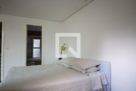 Casa à venda com 320m², 4 quartos e 4 vagasSuíte 4