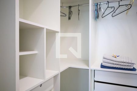 Casa à venda com 320m², 4 quartos e 4 vagasCloset da Suíte 4