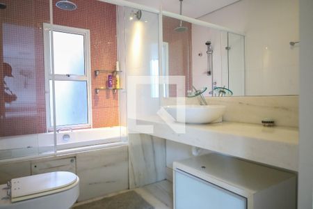 Casa à venda com 320m², 4 quartos e 4 vagasBanheiro da Suíte 4