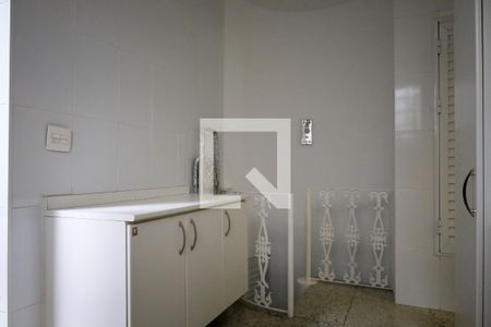 Casa à venda com 320m², 4 quartos e 4 vagasÁrea de Serviço