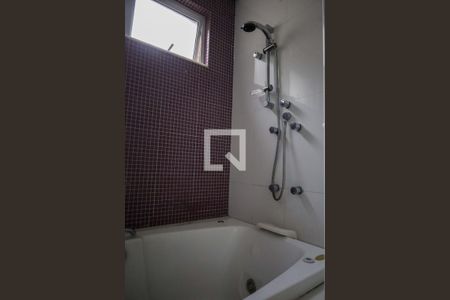 Casa à venda com 320m², 4 quartos e 4 vagasBanheiro da Suíte 4