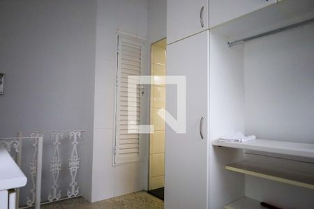 Casa à venda com 320m², 4 quartos e 4 vagasÁrea de Serviço