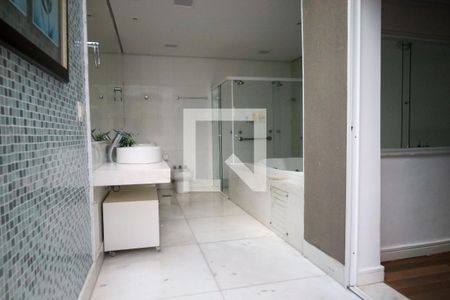 Casa à venda com 320m², 4 quartos e 4 vagasBanheiro da Suíte 1